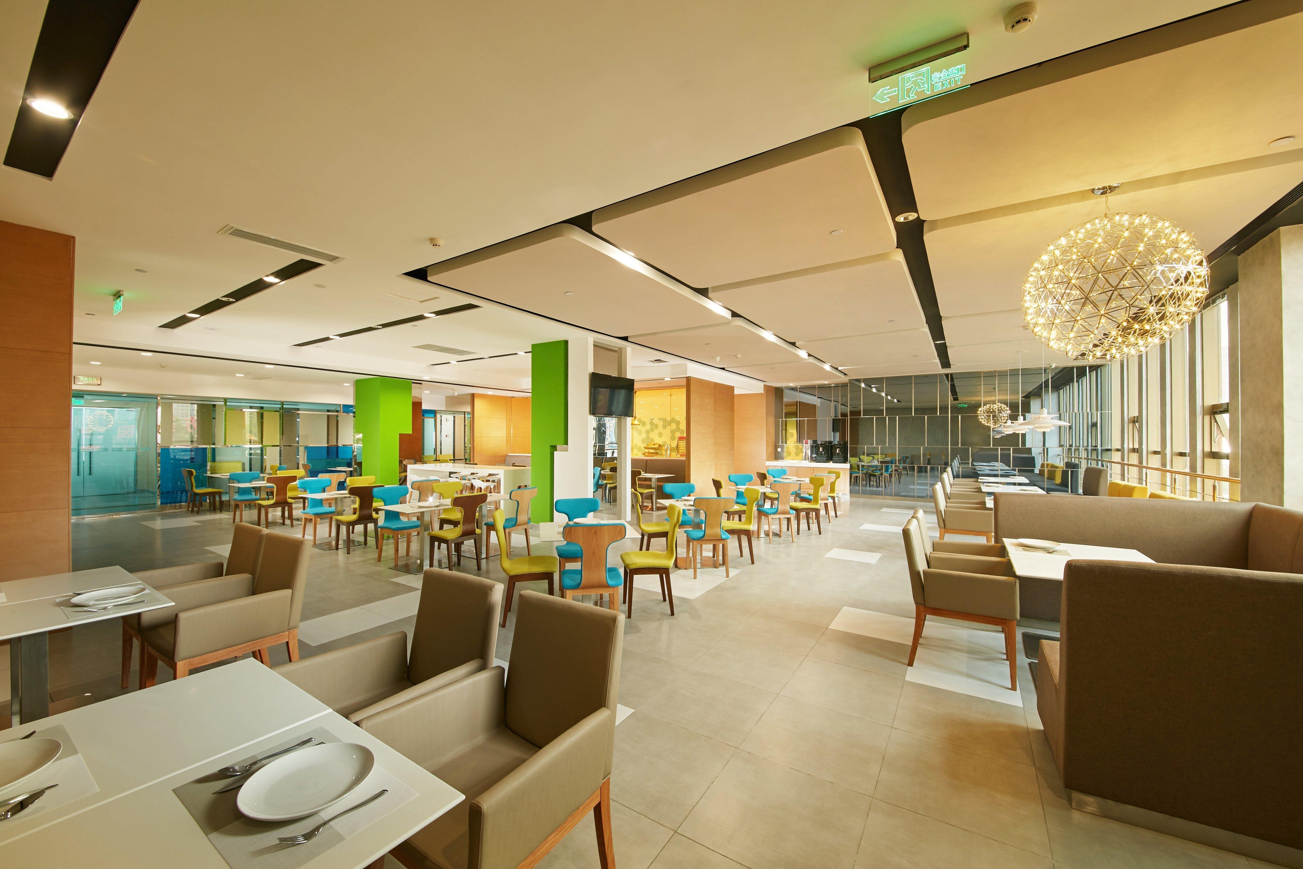 Holiday Inn Express Leshan City Square By Ihg High Speed Rail And Leshan Giant Buddha Exterior photo
